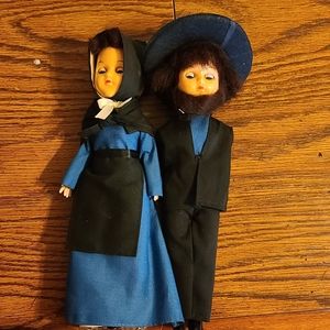 Vintage Amish mennonite pair of dolls